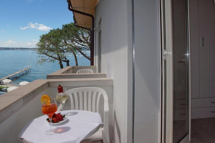 Hotel Saviola Sirmione Exterior photo