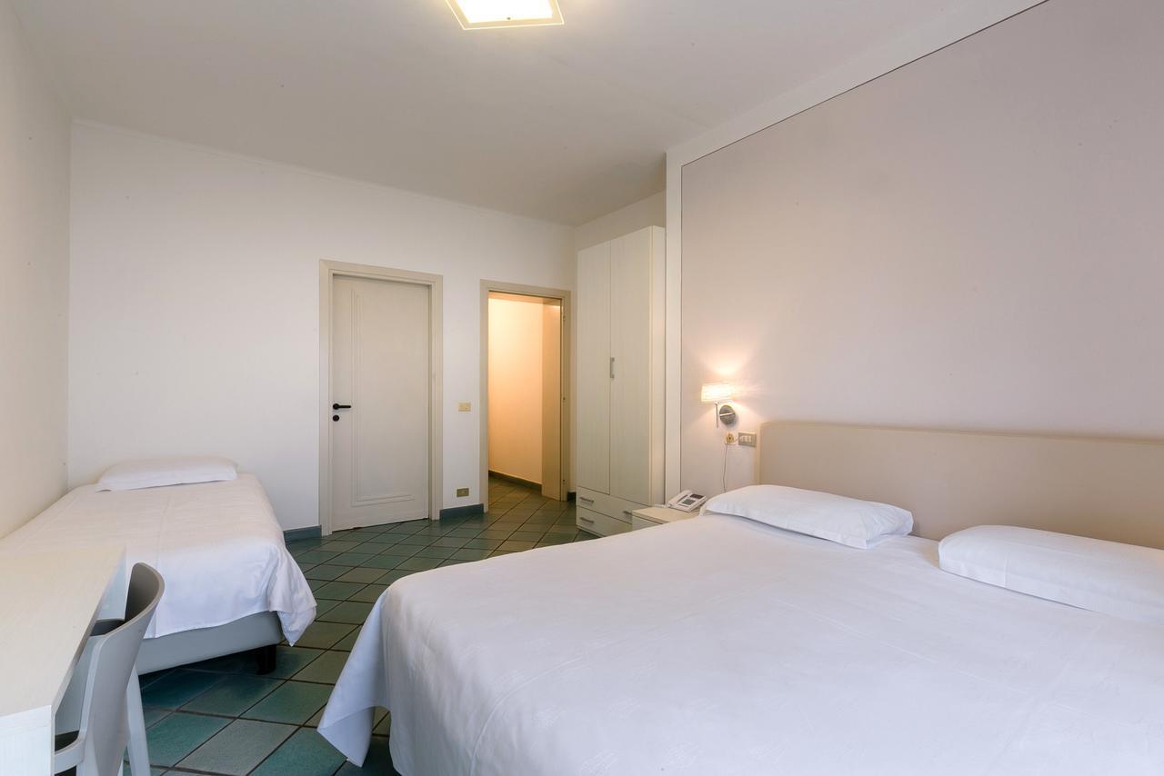 Hotel Saviola Sirmione Exterior photo